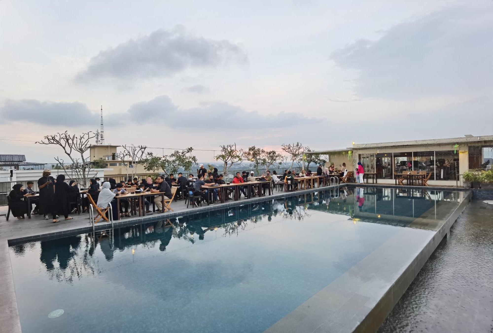 สวีท รูม ออน สติวเดนต์ พาร์ค อพาร์ตเมนต์ Aparthotel ยอกยาการ์ตา ภายนอก รูปภาพ