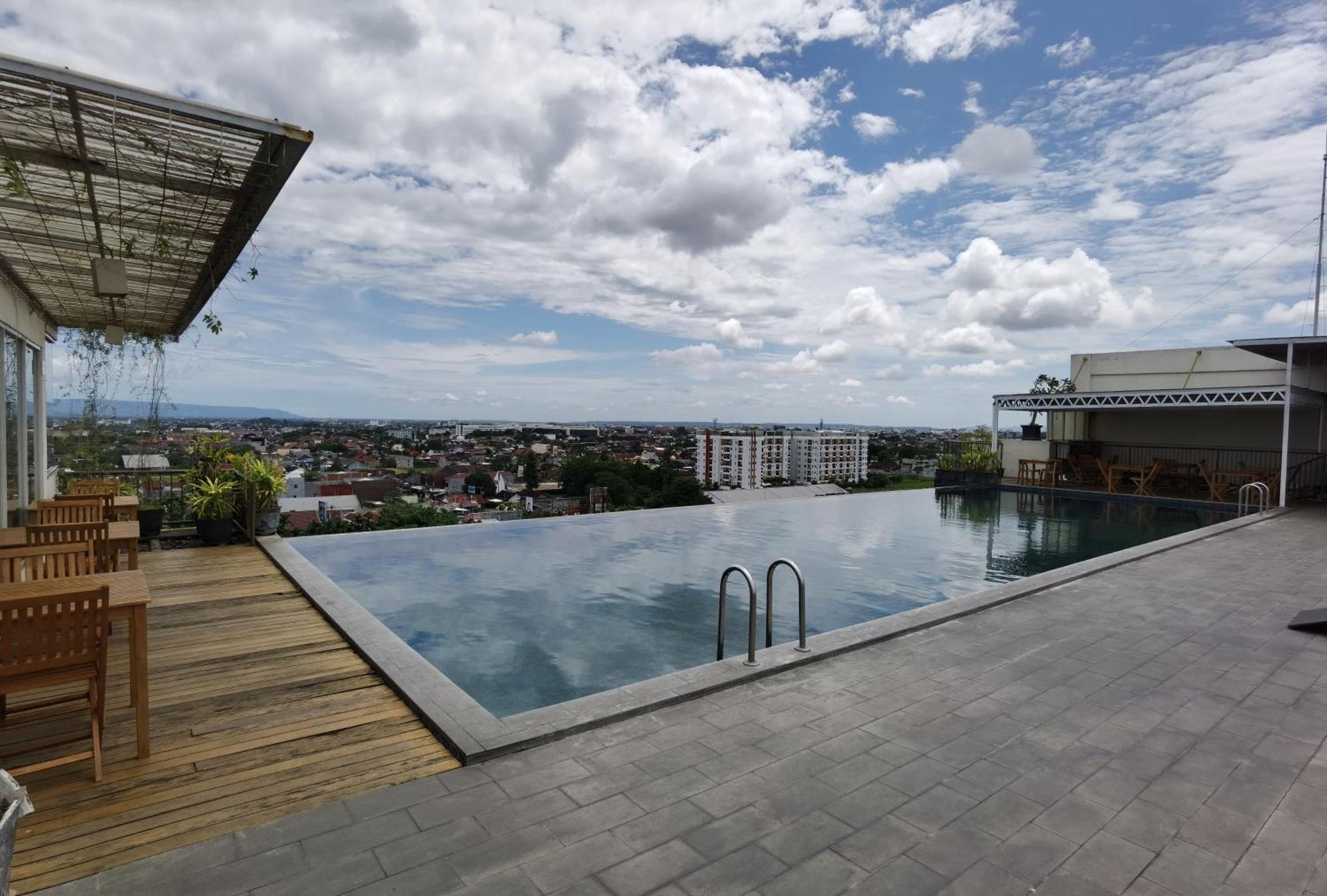 สวีท รูม ออน สติวเดนต์ พาร์ค อพาร์ตเมนต์ Aparthotel ยอกยาการ์ตา ภายนอก รูปภาพ