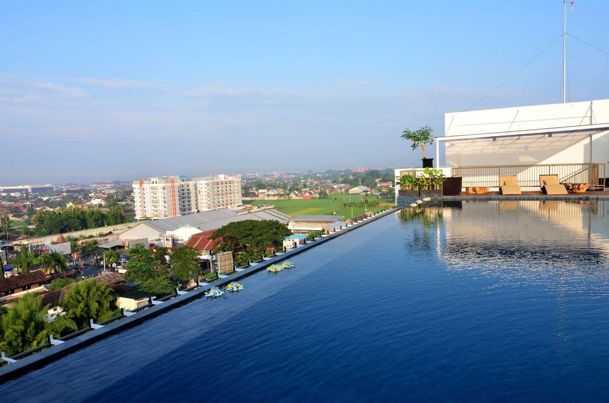 สวีท รูม ออน สติวเดนต์ พาร์ค อพาร์ตเมนต์ Aparthotel ยอกยาการ์ตา ภายนอก รูปภาพ