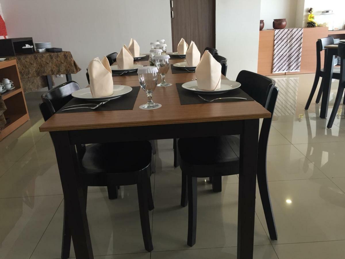 สวีท รูม ออน สติวเดนต์ พาร์ค อพาร์ตเมนต์ Aparthotel ยอกยาการ์ตา ภายนอก รูปภาพ